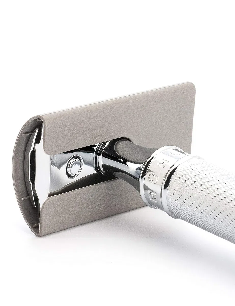 MÜHLE R 89 Rasierset 5 tlg. - Rasierhobel mit geschlossenem Kamm, Metall verchromt, Klinge, Creme, Tuch - silber