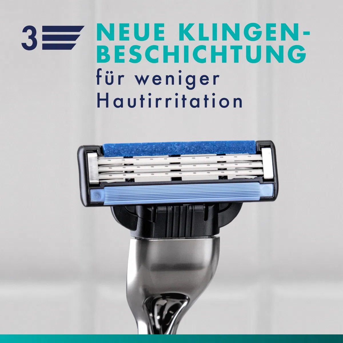 Gillette Mach3 Standard Rasierer Herren, UEFA Champions League Special Edition — Inkl 1 Nassrasierer, Reiseschutzkappe, 12 Ersatzklingen mit Gleitstreifen und Klingenbeschichtung — Blau/Grau
