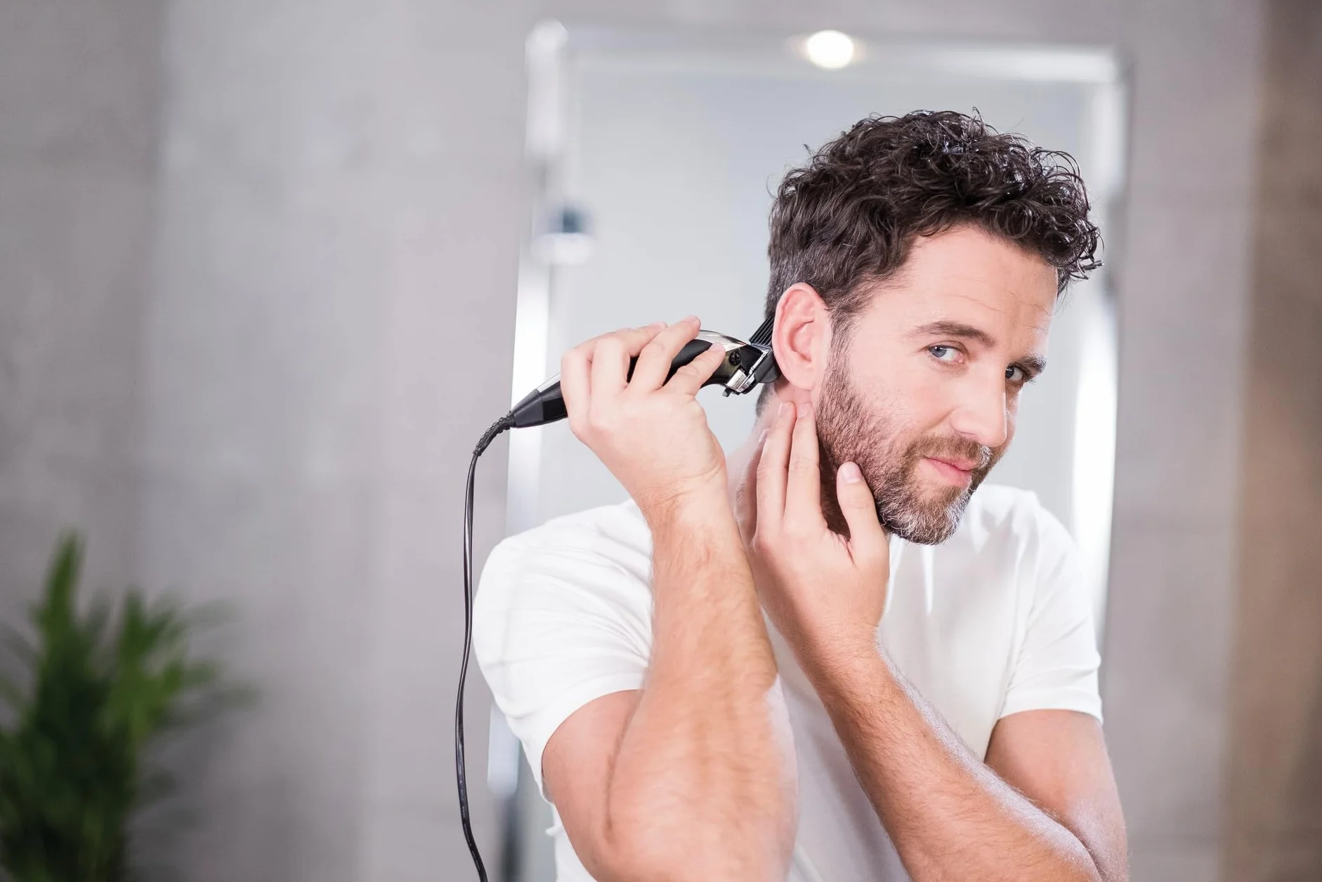 Wahl Home Pro Haarschneider, komplettes Haarschneide-Set, Herren-Haarschneider mit Kabel, Haarschneider für Männer, DIY-Haarschnitte, Haarschneiden zu Hause, Herren-Kopfrasierer