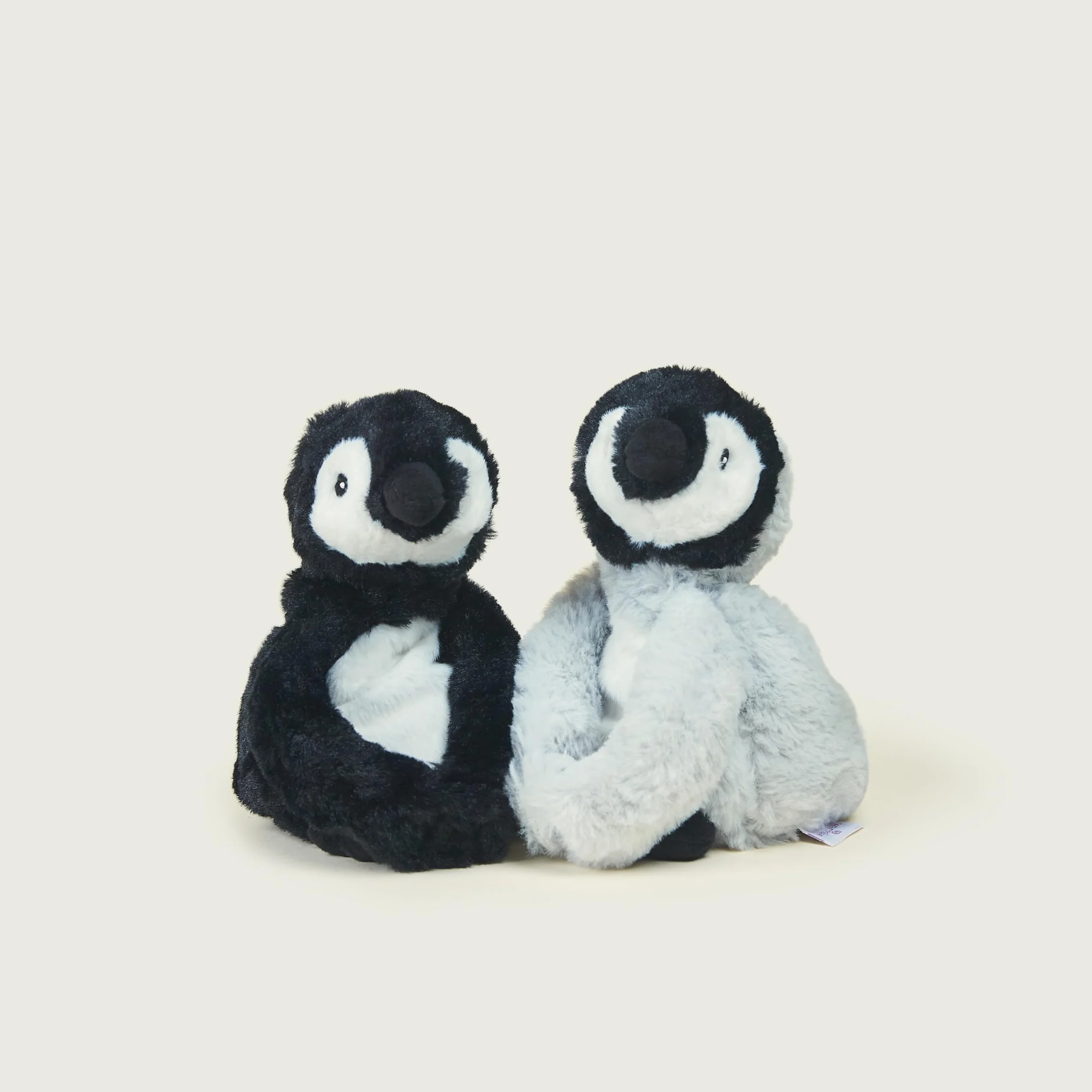 Warmies Warm Hugs Pinguin, mikrowellengeeignete Weizensäckchen mit dem Duft von französischem getrocknetem Lavendel, vollständig erwärmbares Kuscheltier zur Linderung von Angstzuständen und Schmerzen