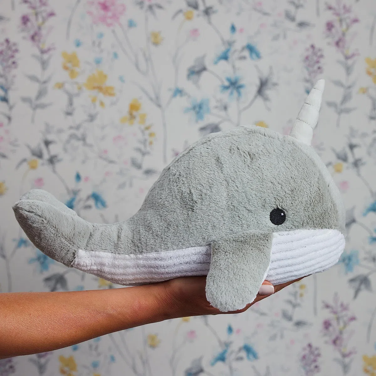 Warmies Plüsch Narwal Mikrowellen-Erwärmbarer Gewichteter Teddy mit französischem Lavendelduft, heißer oder kalter für kühle Entspannung und warme Linderung