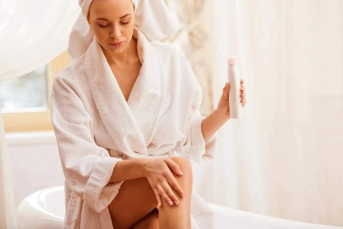 EpilWax Wachspatronen Set mit 24 Rosa Warmwachspatronen zur Haarentfernung Enthaarungswachs 100 ml Roll-on Nachfüller