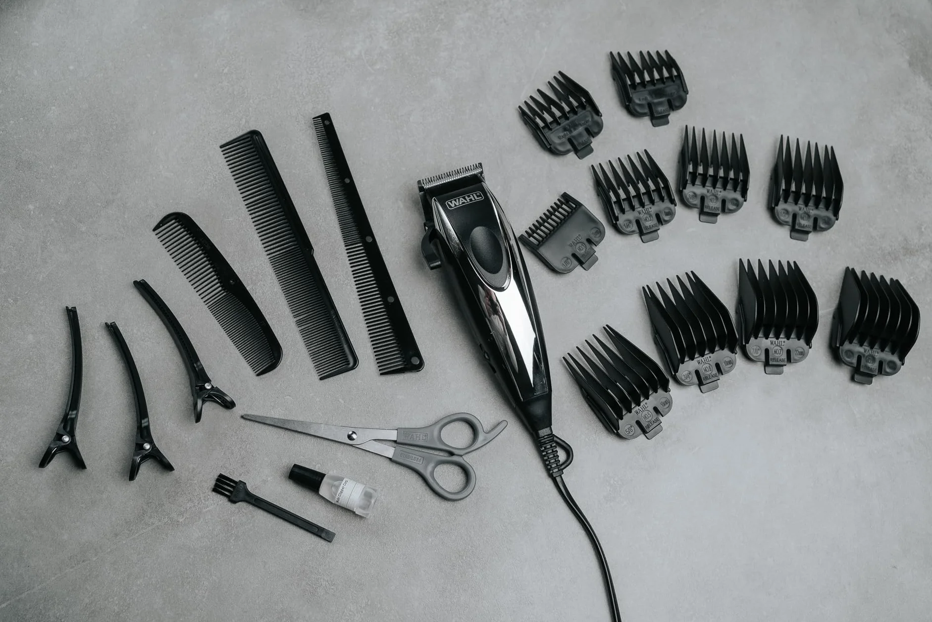 Wahl Home Pro Haarschneider, komplettes Haarschneide-Set, Herren-Haarschneider mit Kabel, Haarschneider für Männer, DIY-Haarschnitte, Haarschneiden zu Hause, Herren-Kopfrasierer