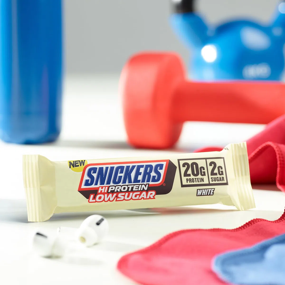 Snickers White Low Sugar High Protein Bar (12 x 57g) – White Chocolate – 20g Eiweiß – Zuckerreduziert – Proteinriegel mit weißer Schokolade & Erdnüssen – Ideal für Muskelaufbau