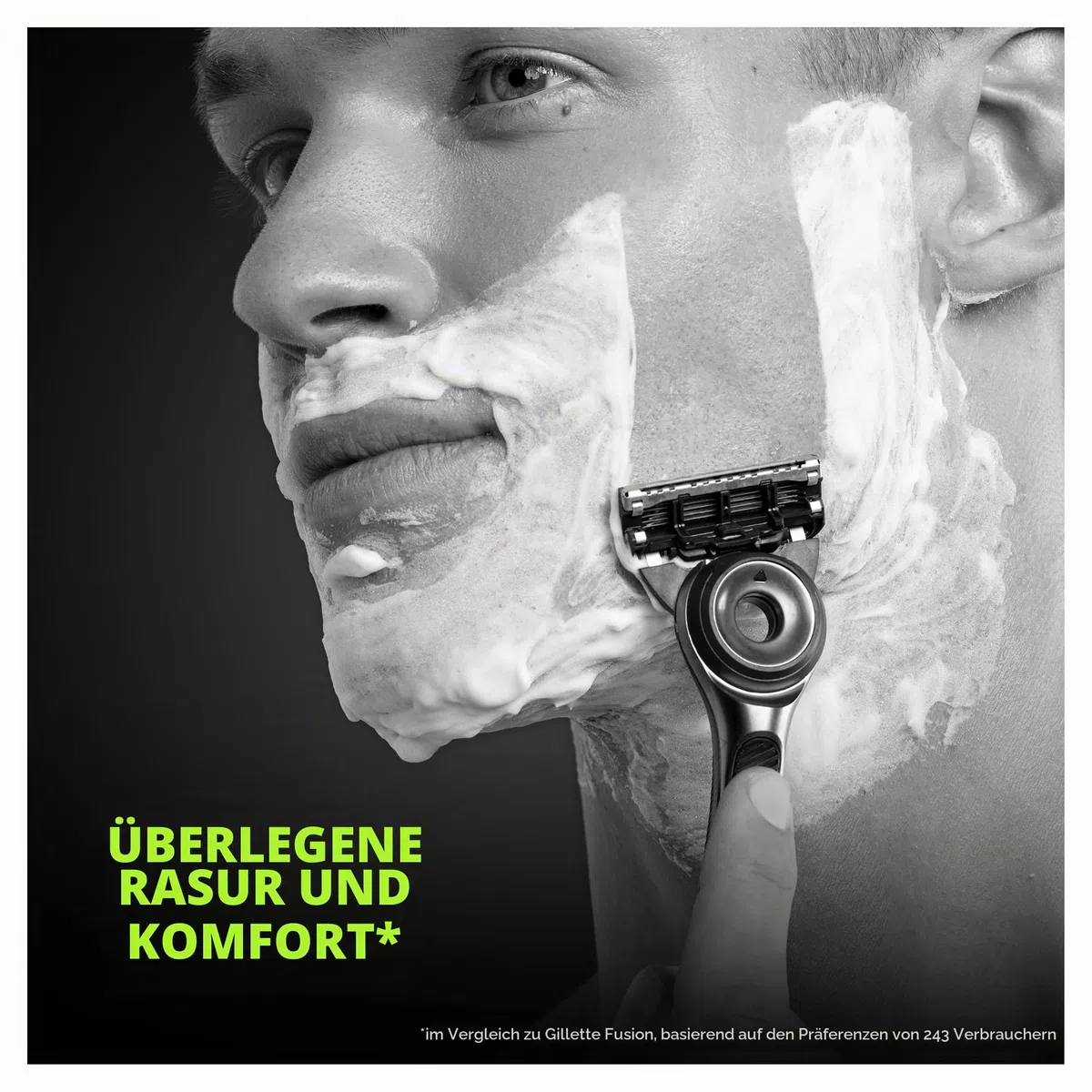 Gillette LABS Herrenrasierer, mit 1 Gillette LABS Klingen mit integriertem Stab, Magnetbasis, Feuchtigkeitscreme für Gesicht und Bart, Reiseetui, Grau, manueller Rasierer, echte Rasierklingen