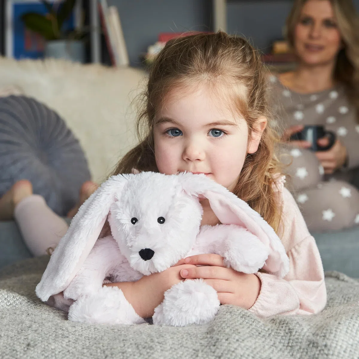 Warmies Plüsch Pinker Hase Mikrowellen-Wärmekissen, mit französischem Lavendelduft, beschwertes Plüschtier, heißes oder kaltes Spielzeug-Wärmekissen zur Entspannung und warmen Linderung